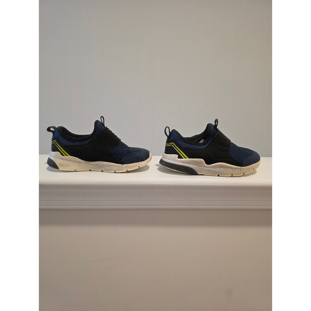Kids Navy Blue and Black Slip On Athletic Sneakers Neon Accents Size 12